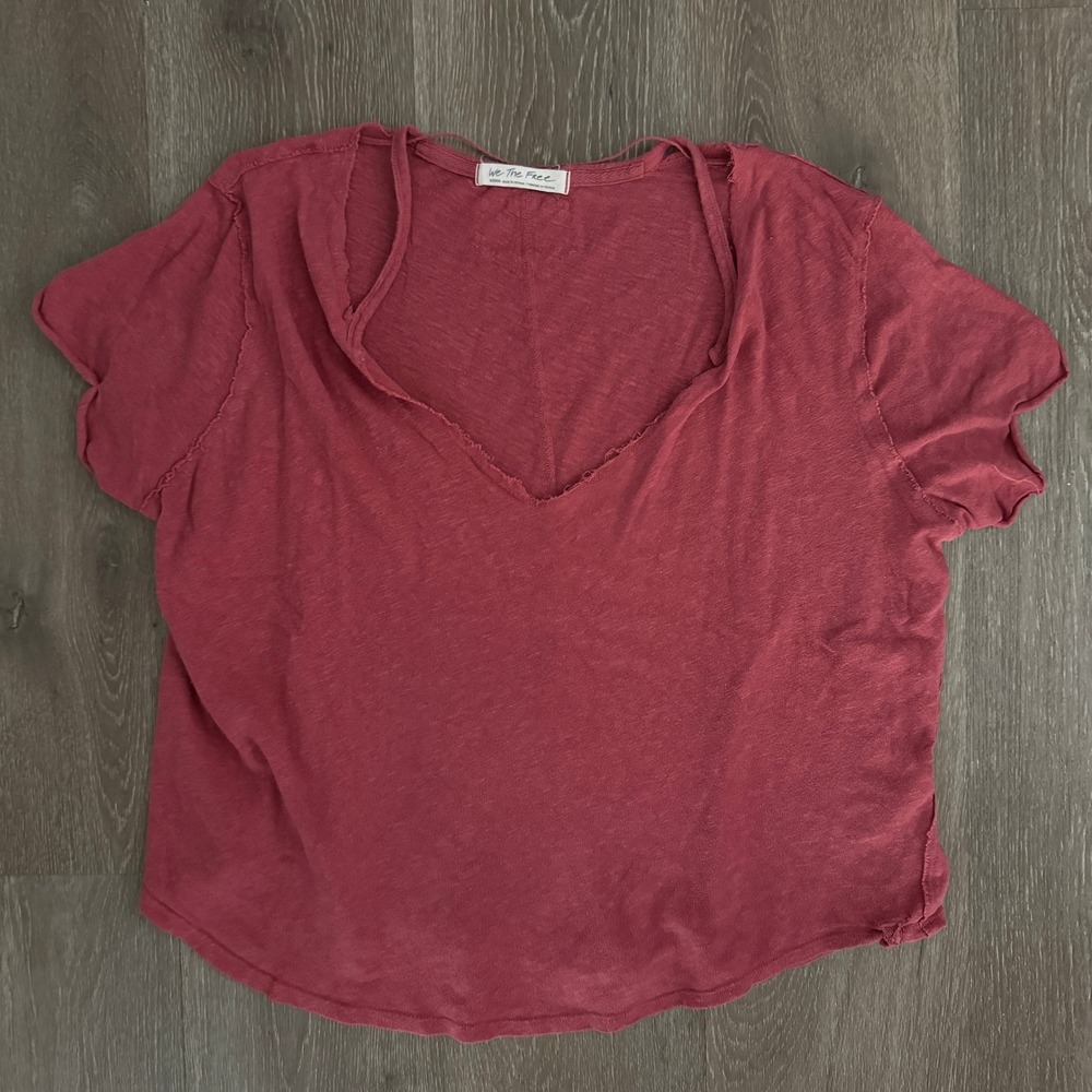 We The Free People Red Linen Blend V-Neck Raw Edge Tee Shirt Medium